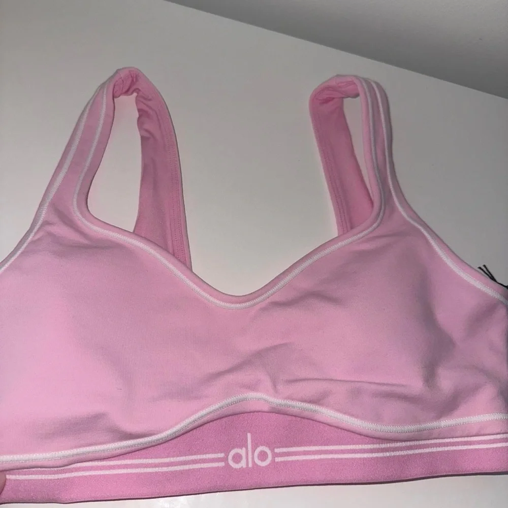 ALO Yoga Pink Women's Sports Bra - Picture 3 of 6